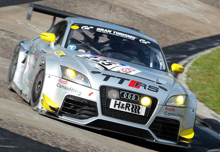 Από το 2012 θα ξεκινήσει η διάθεση του αγωνιστικού Audi TT RS, η τιμή του οποίου είναι 180.000 ευρώ.